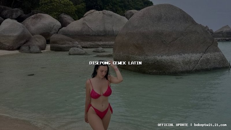 disepong cewek latin