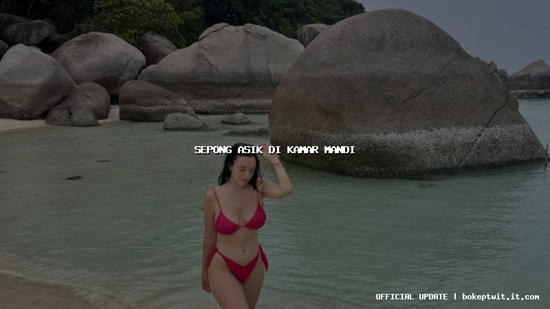 sepong asik di kamar mandi