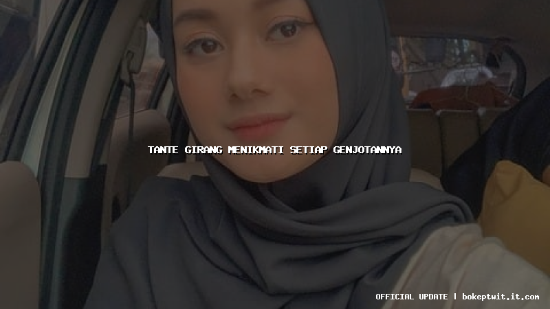 tante girang menikmati setiap genjotannya